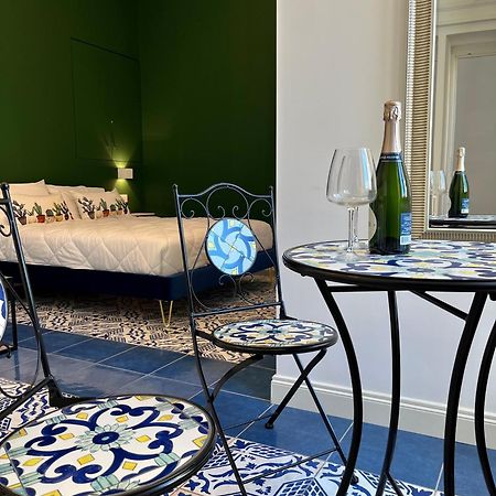 Hotel Gramsci 16 à Naples Extérieur photo